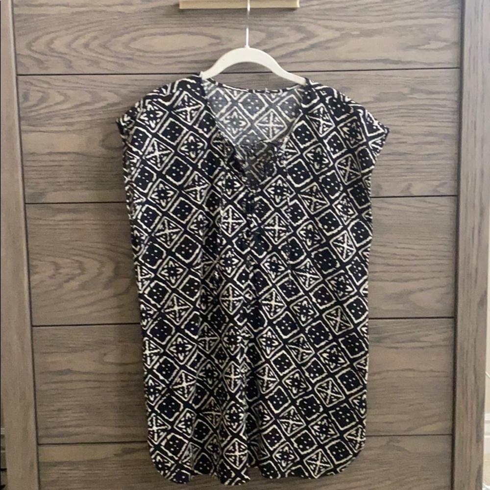 Black and white patterned tunic / long top